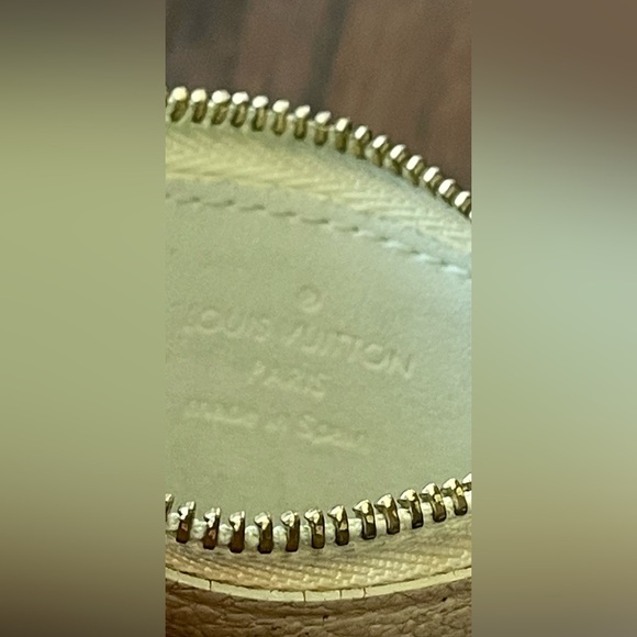 LV adorable Suhali Key Pouch Coin Case - Picture 7 of 9